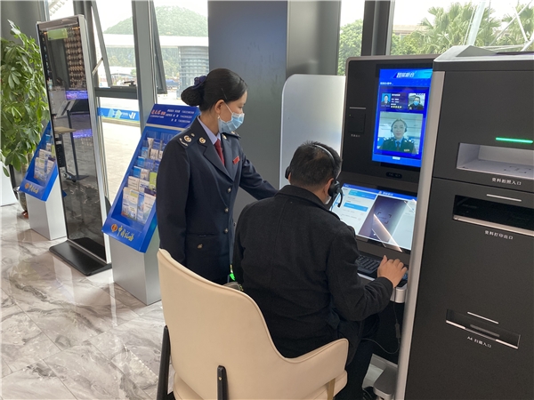 V-Tax智能柜台入驻新会“税无忧”驿站，智慧税务开启服务新篇章